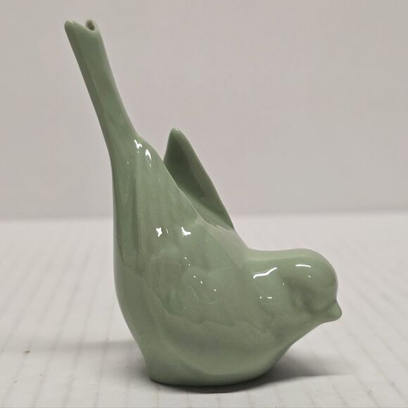 Lenox China Vintage 1930s / 1940s Celadon GREEN 3" Bird With Blue Maker Mark - Picture 1 of 8